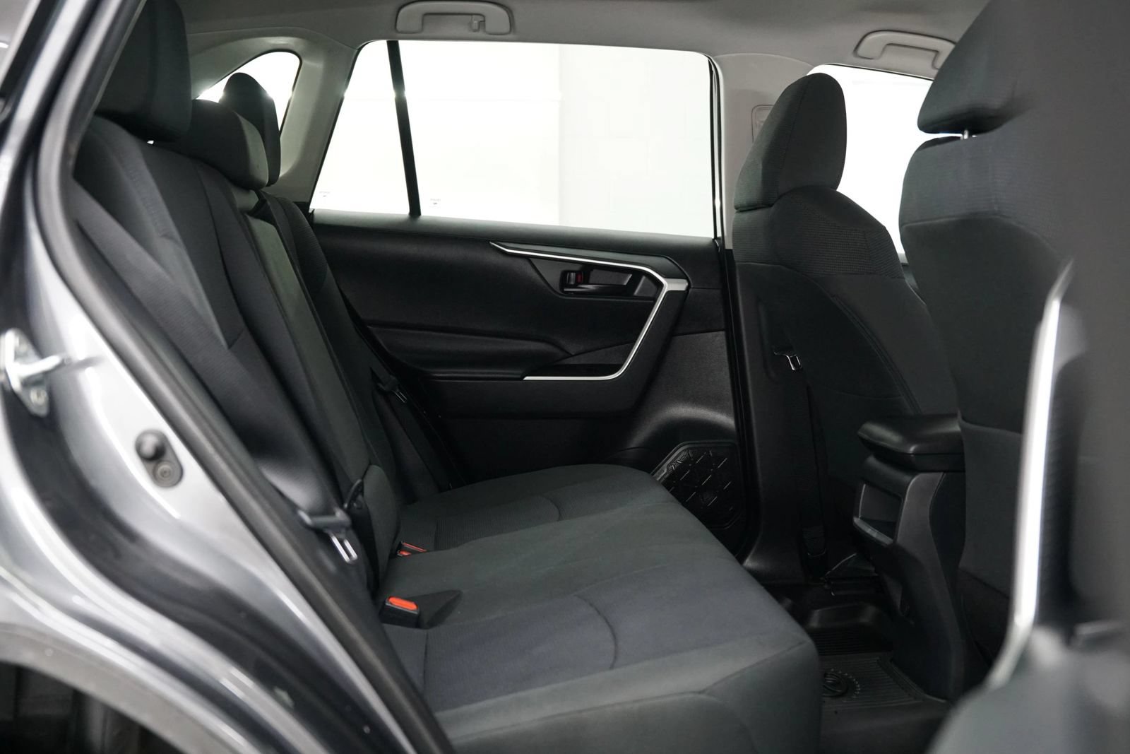 Used 2020 Toyota RAV4 LE w/ All Weather Liner Package AWD/4WD image 25