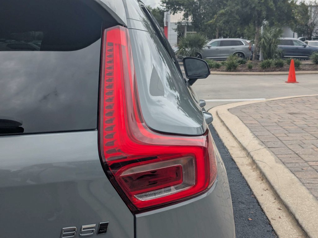Used 2026 Volvo XC40 B5 Core w/ Climate Package AWD/4WD image 15