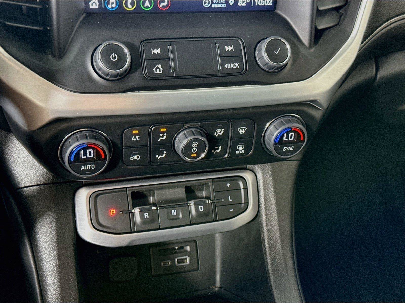 Used 2023 GMC Acadia SLT w/ Technology Package AWD/4WD image 10