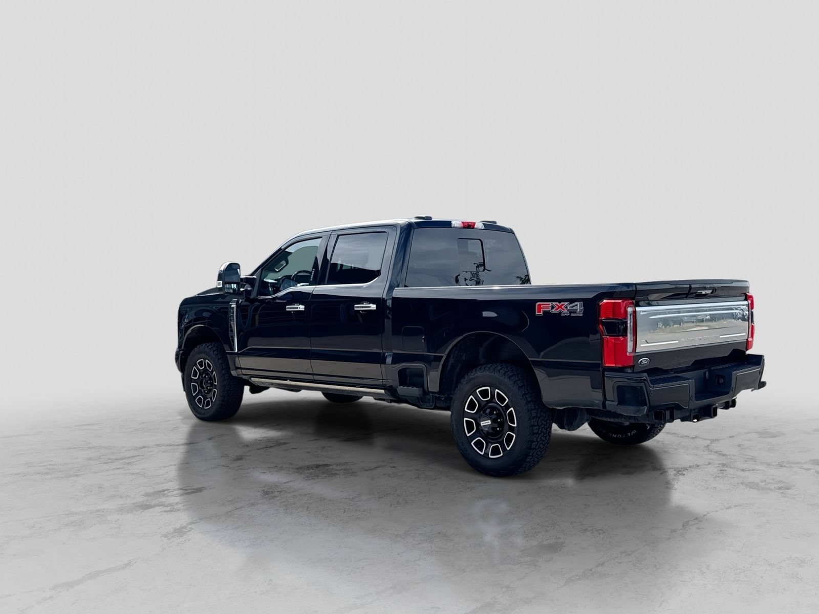 Used 2023 Ford F250 Platinum AWD/4WD image 5
