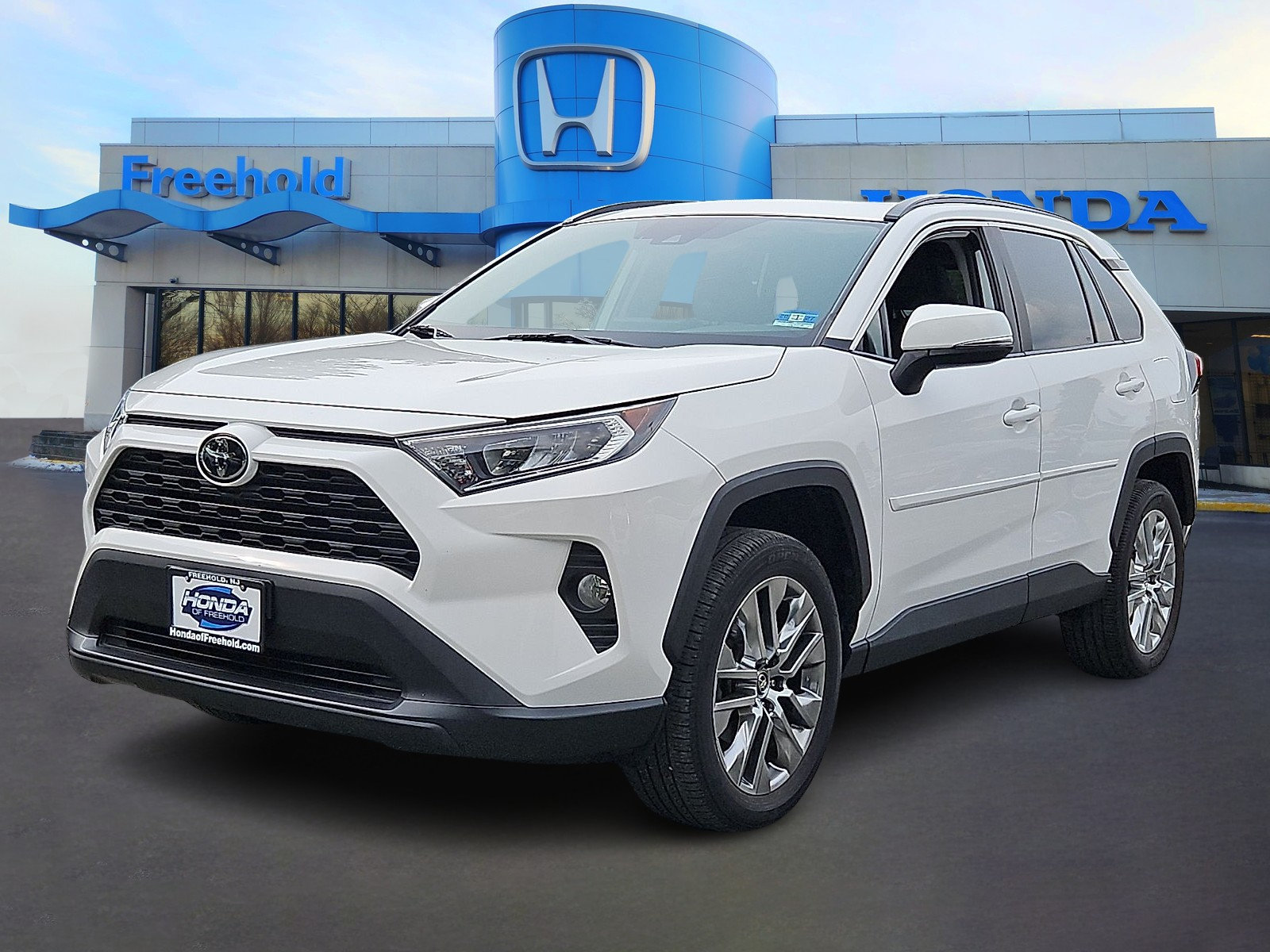 Used 2020 Toyota RAV4 XLE Premium AWD/4WD image 3