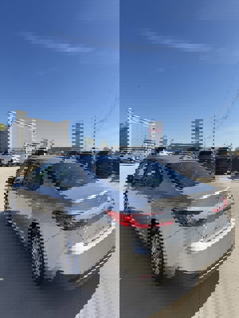 Used 2025 Toyota Camry LE FWD image 5