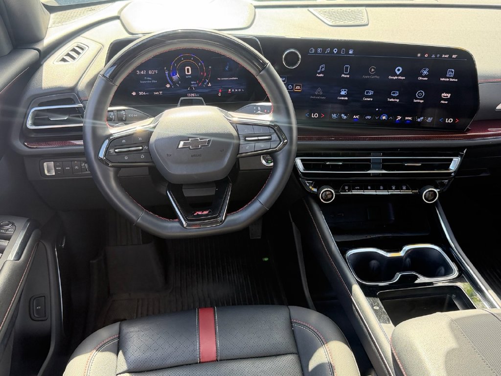 Used 2025 Chevrolet Traverse RS AWD/4WD image 14