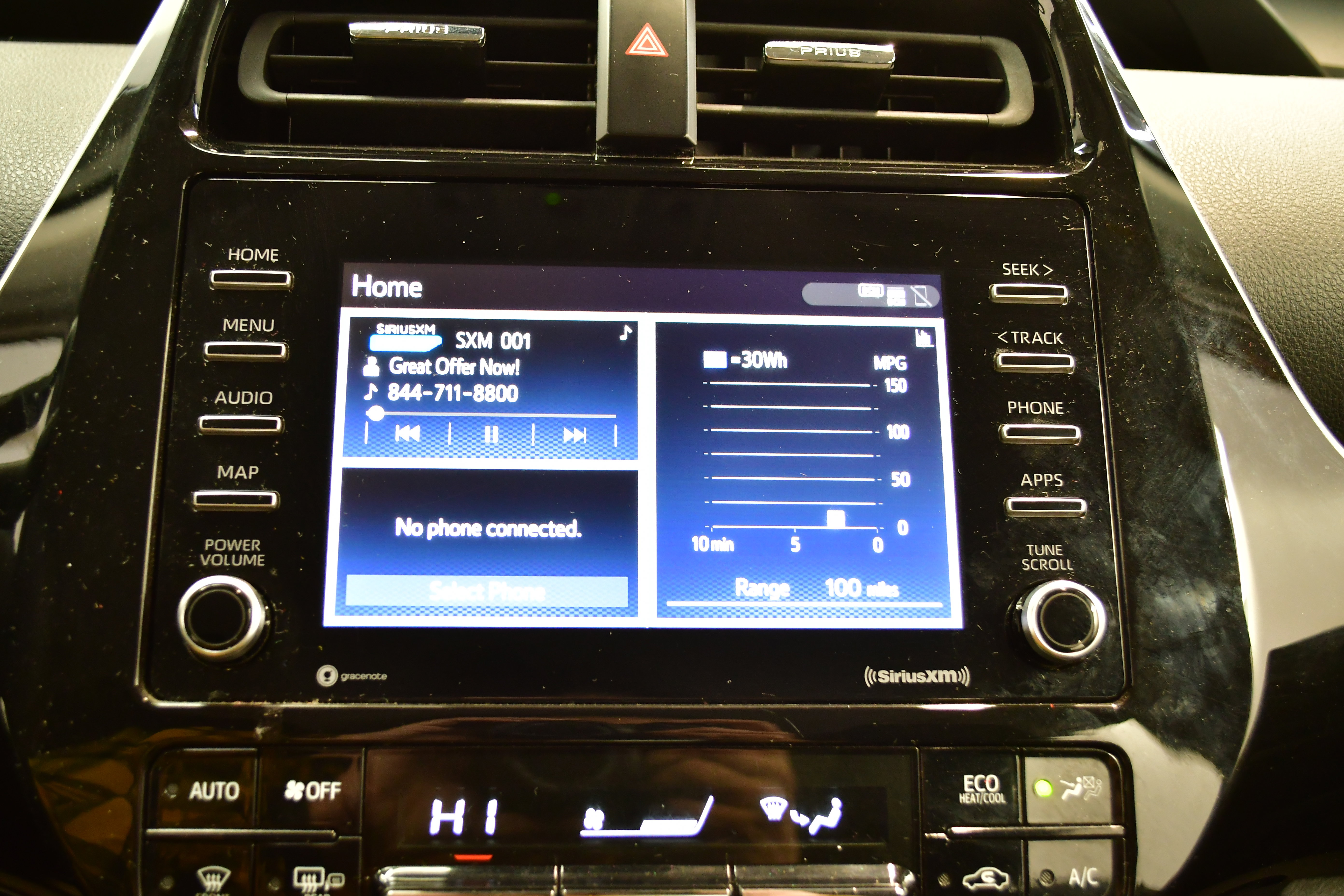 Used 2022 Toyota Prius LE image 39