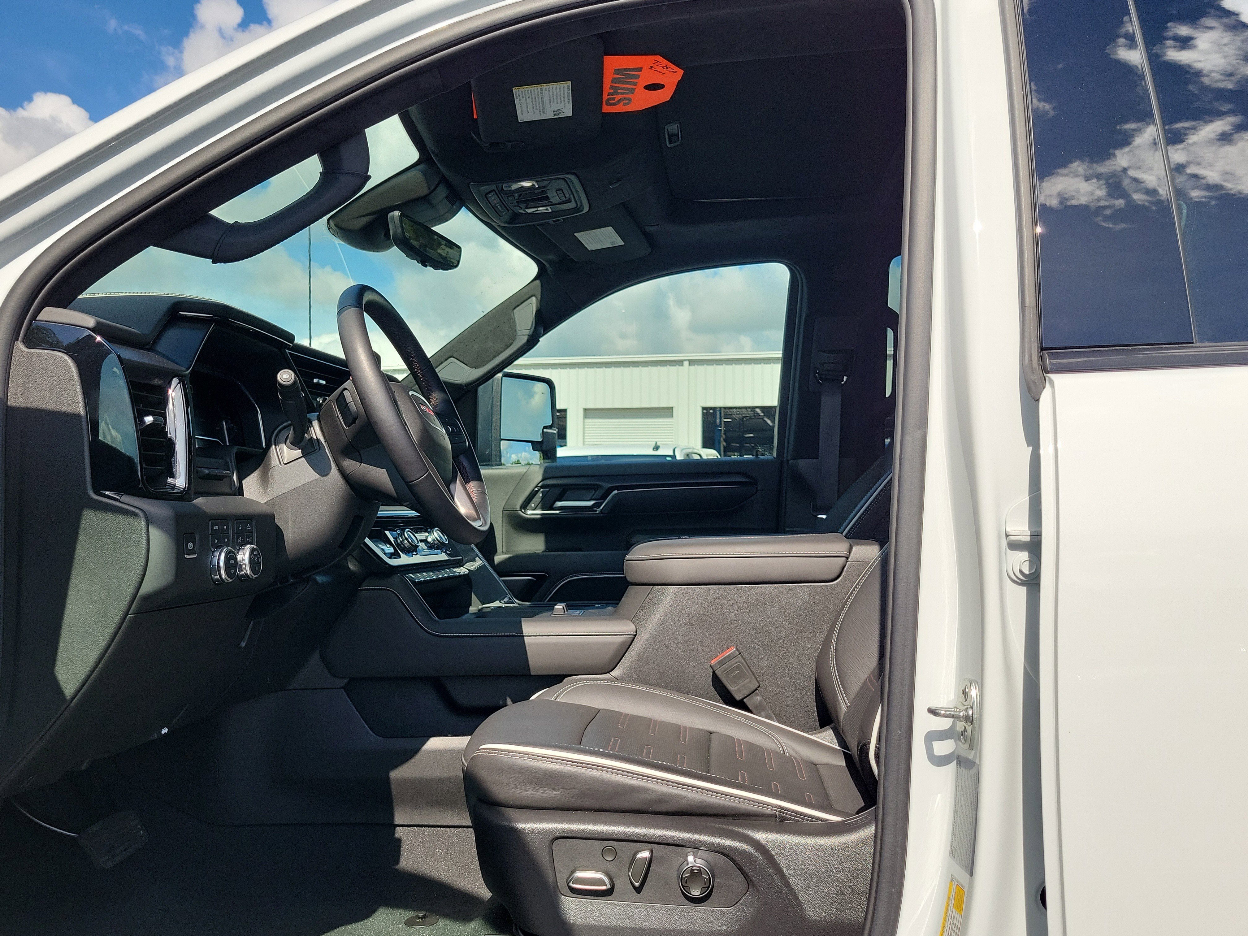 Used 2025 GMC Sierra 2500 AT4X AWD/4WD image 21