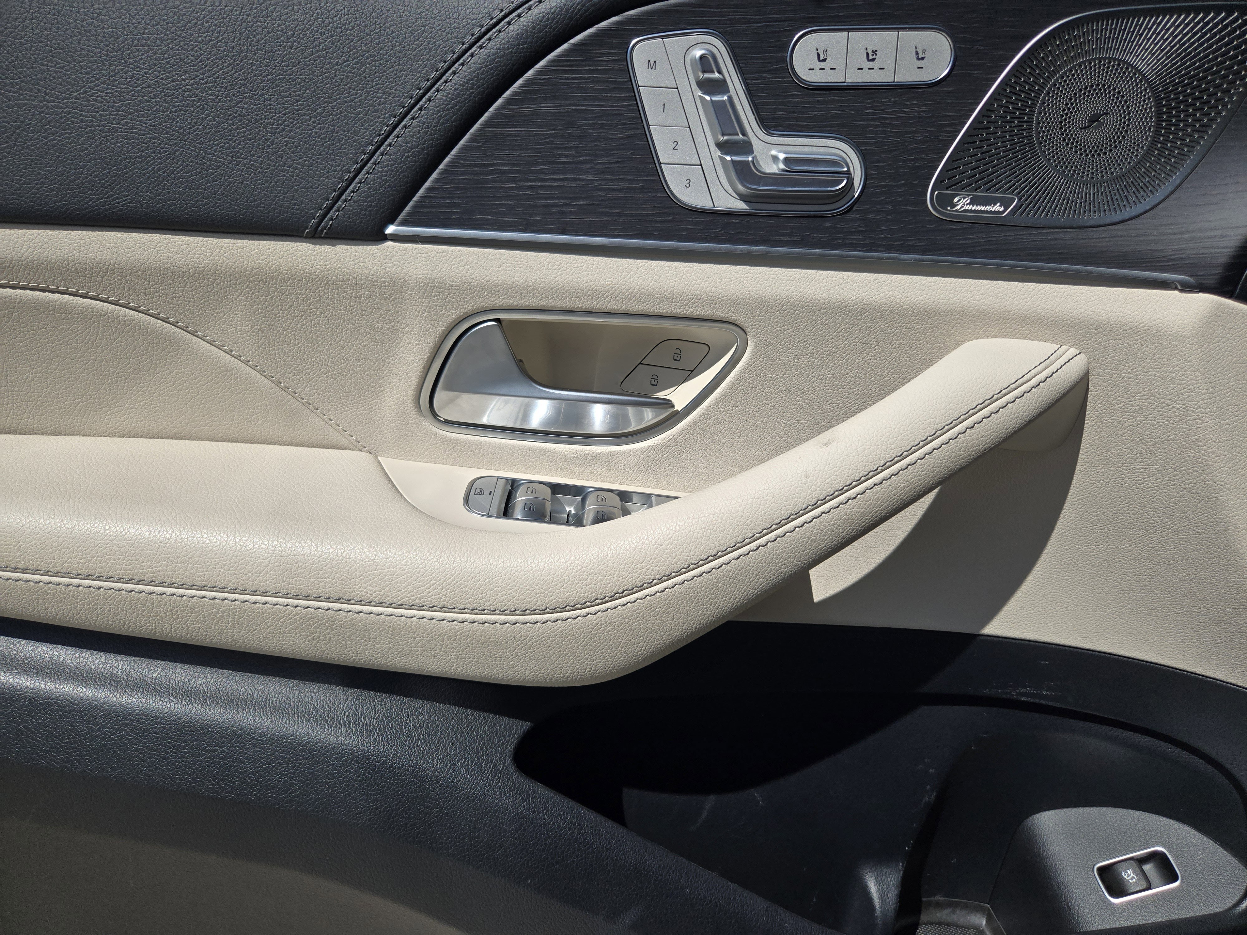 Used 2025 Mercedes-Benz GLS 450 4MATIC image 18