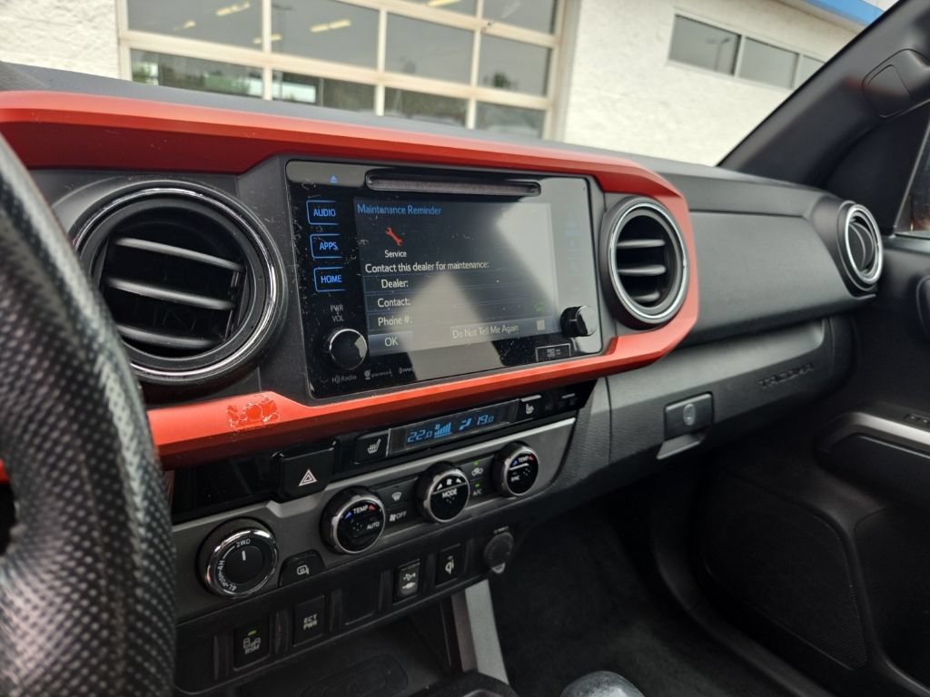 Used 2016 Toyota Tacoma TRD Sport AWD/4WD image 21