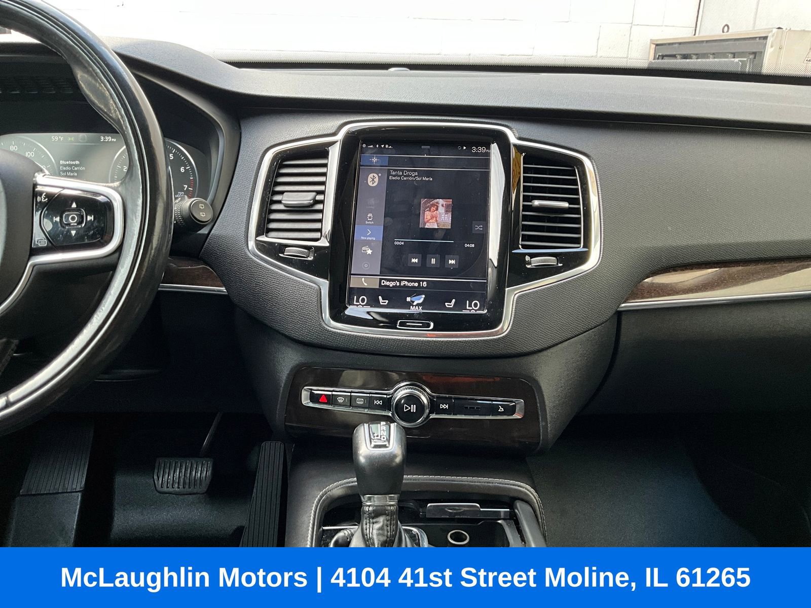 Used 2017 Volvo XC90 T6 Momentum image 4