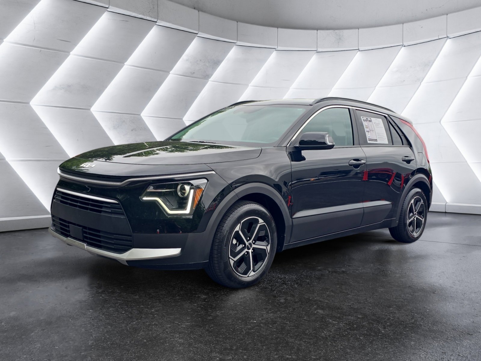 Used 2025 Kia Niro EX