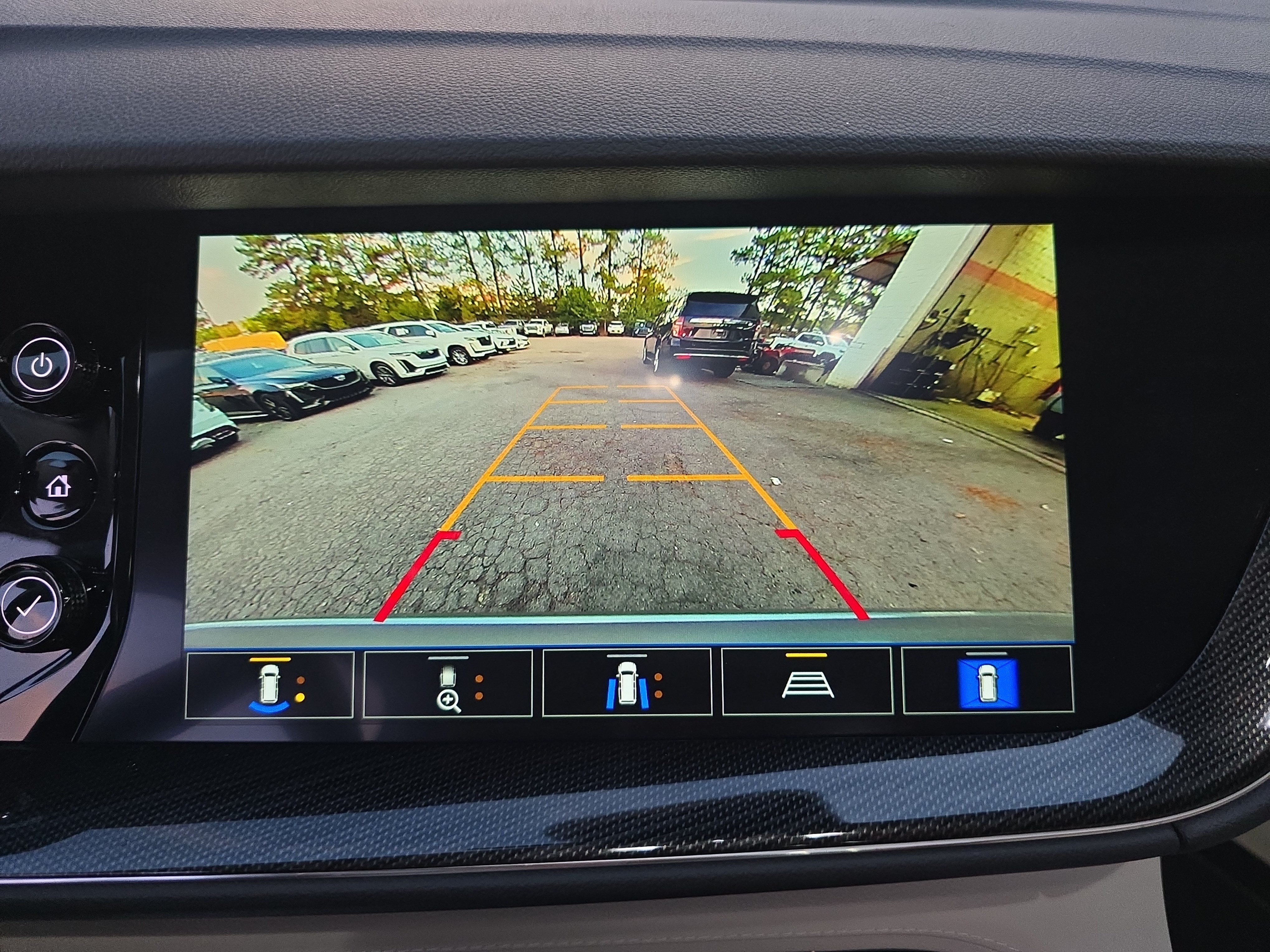 Used 2023 Buick Envision Essence w/ Technology Package I AWD/4WD image 23