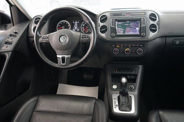 Used 2017 Volkswagen Tiguan Sport image 12
