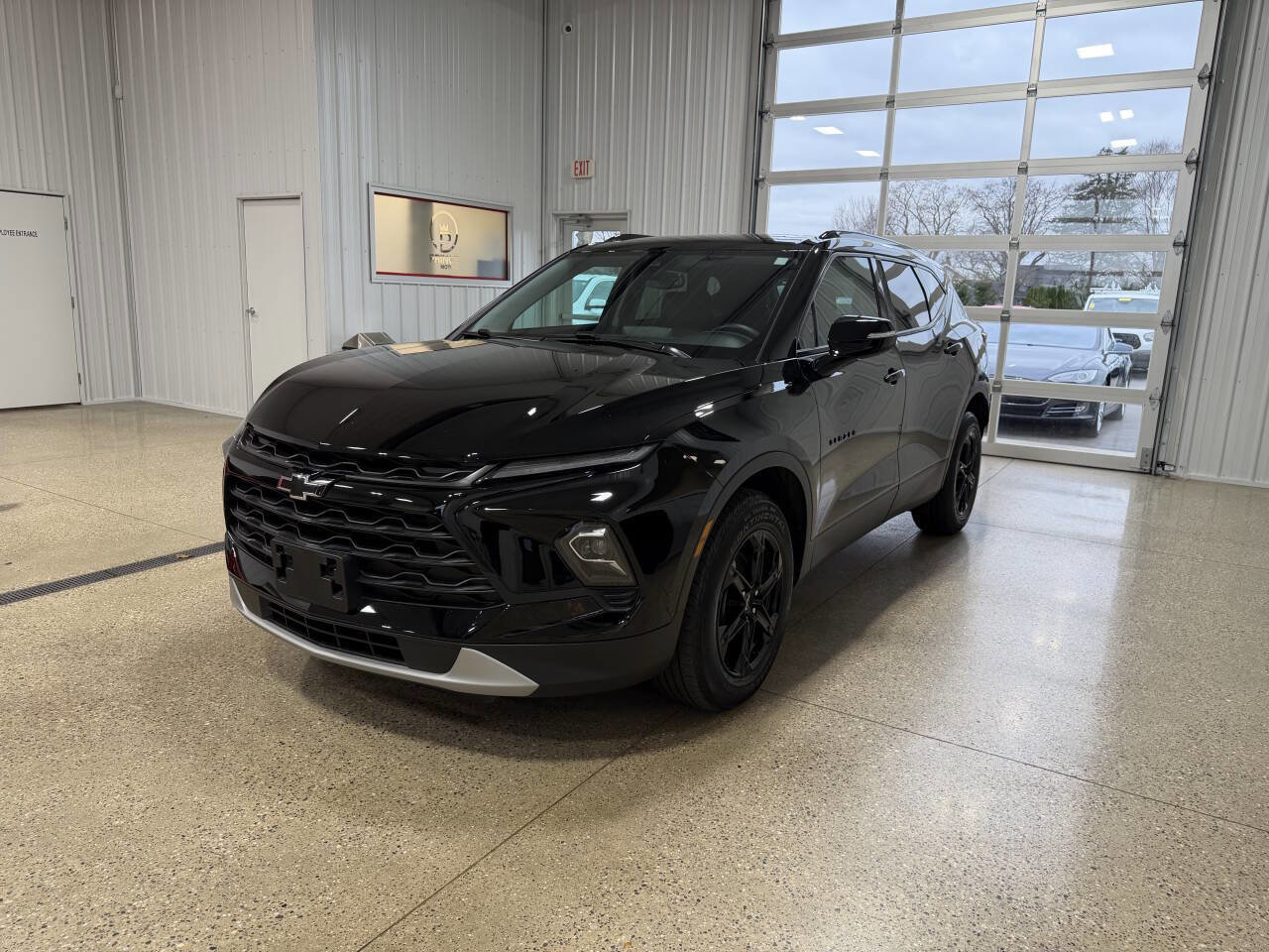 Used 2024 Chevrolet Blazer LT w/ Midnight/Sport Edition image 2
