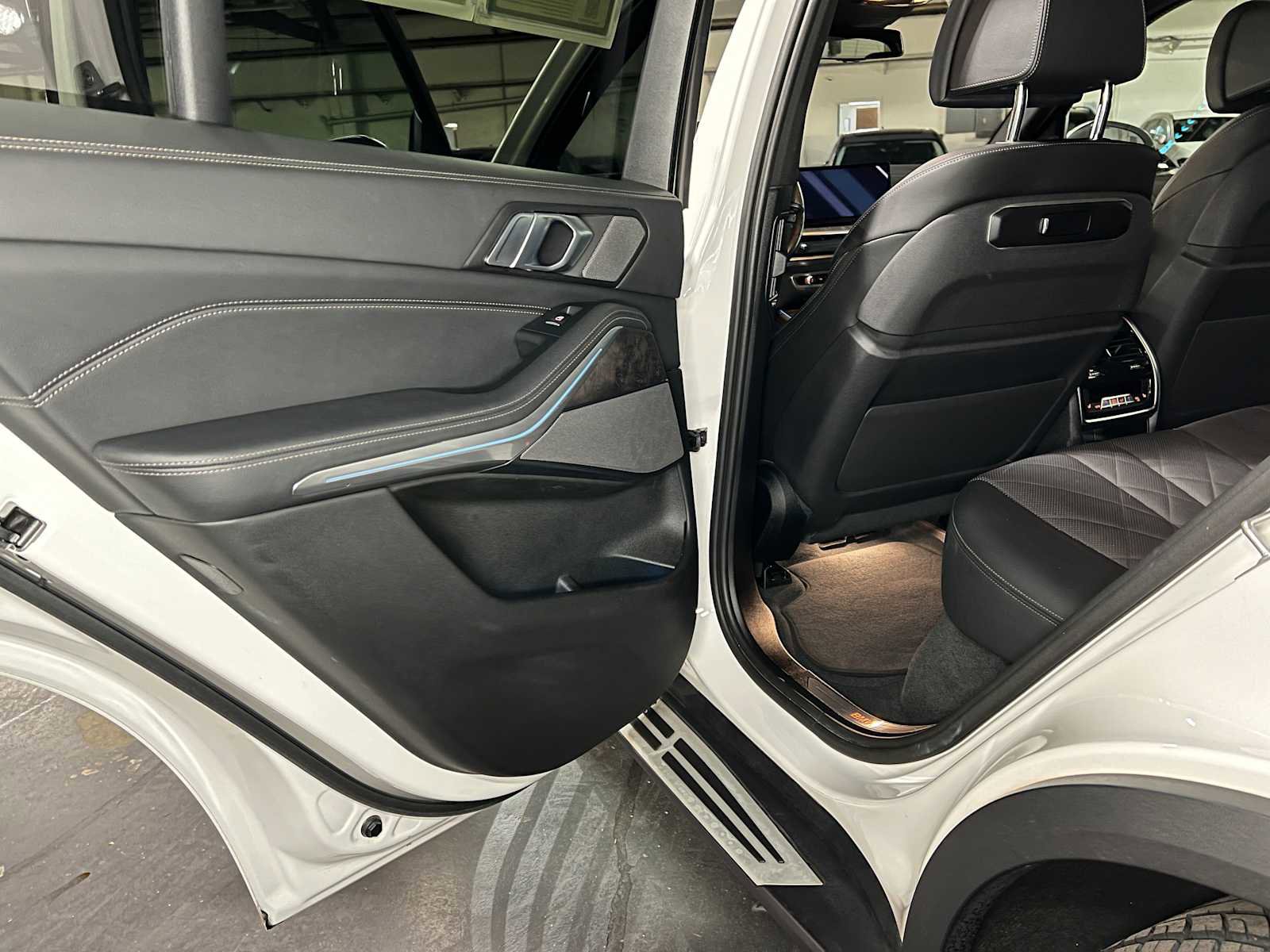 Used 2024 BMW X5 xDrive40i AWD/4WD image 18