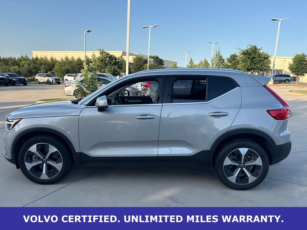 Certified 2024 Volvo XC40 B5 Plus w/ Protection Package Premier AWD/4WD image 8