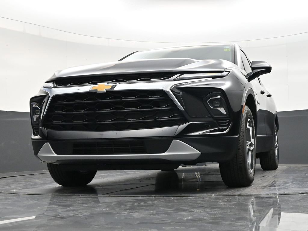 Used 2025 Chevrolet Blazer LT FWD image 27