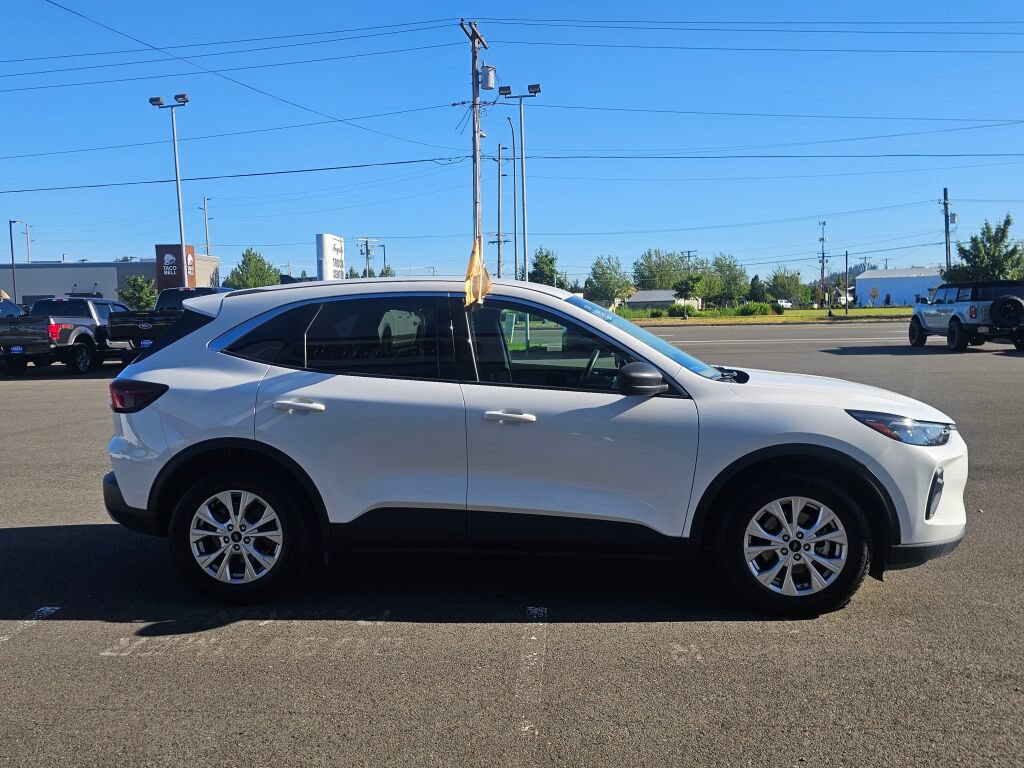 Used 2024 Ford Escape Active AWD/4WD image 5
