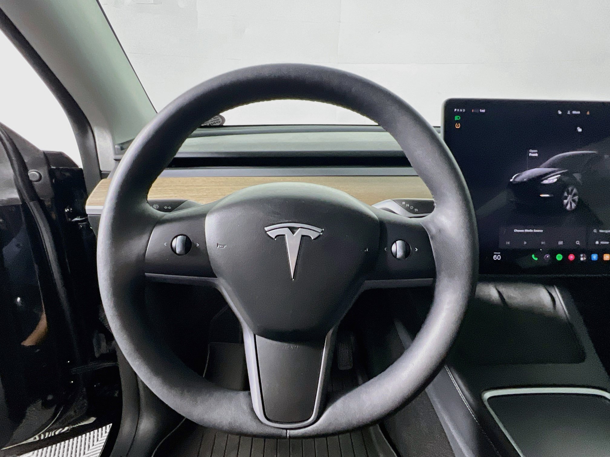 Used 2024 Tesla Model Y Long Range AWD/4WD image 17