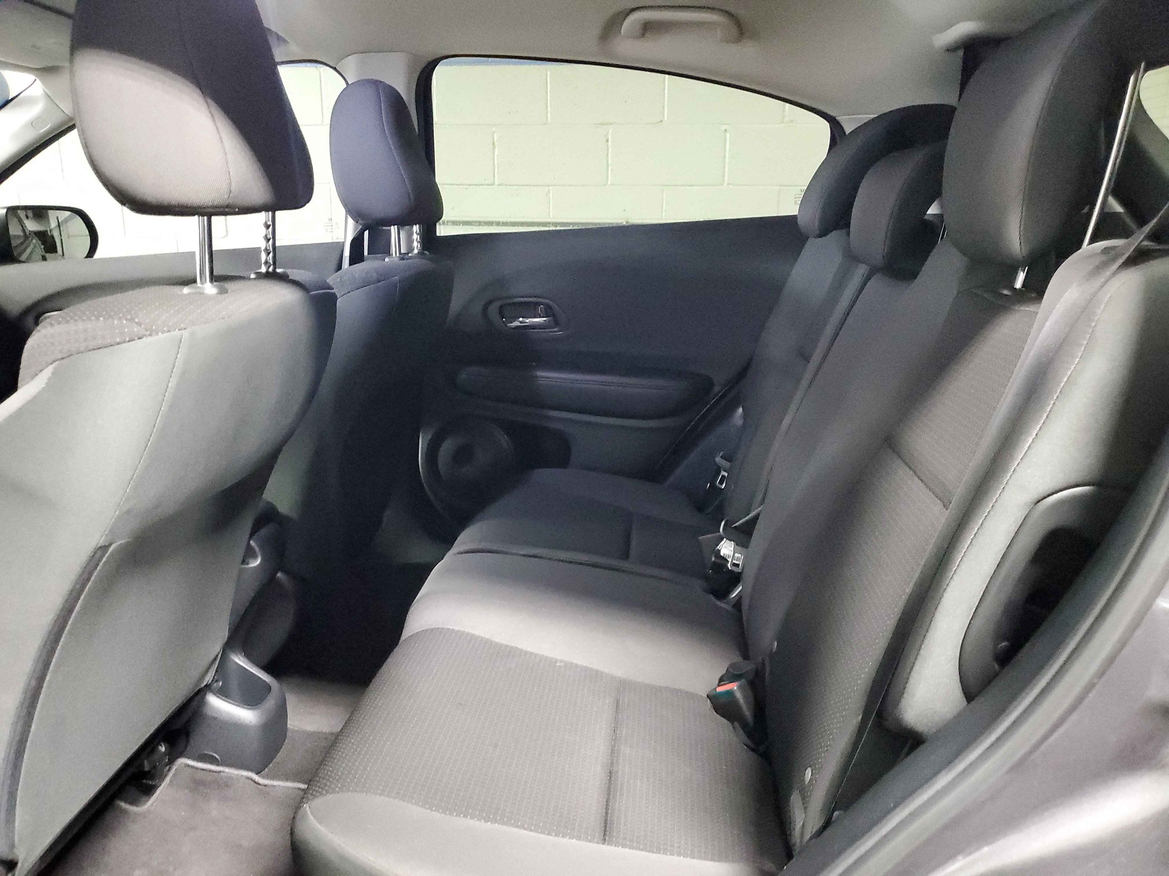 Used 2021 Honda HR-V LX image 9