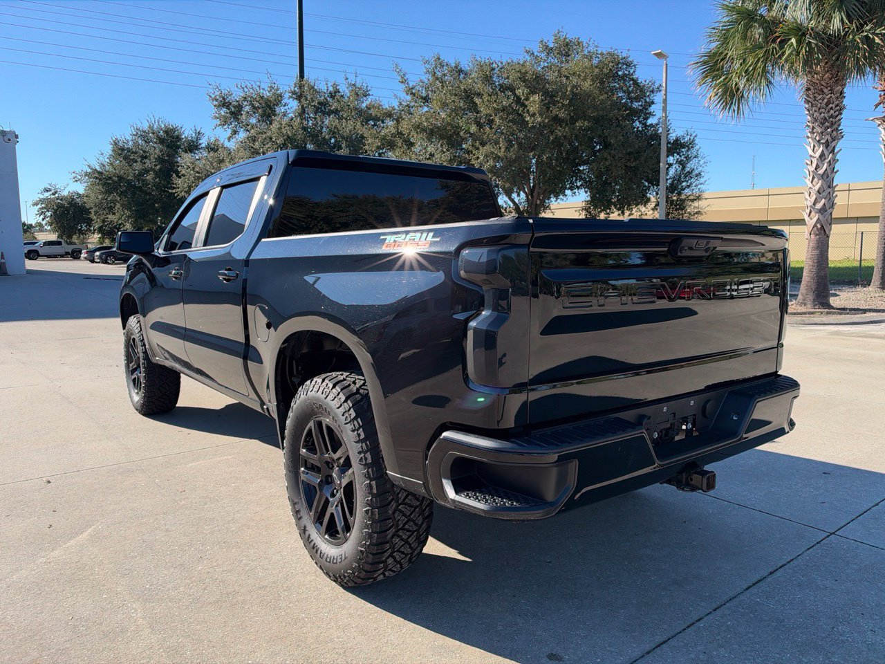 Used 2023 Chevrolet Silverado 1500 LT Trail Boss AWD/4WD image 3