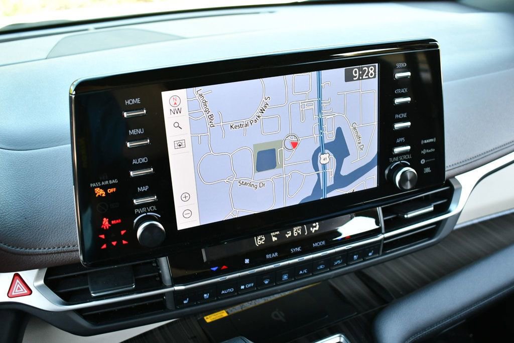 Used 2024 Toyota Sienna Platinum image 54