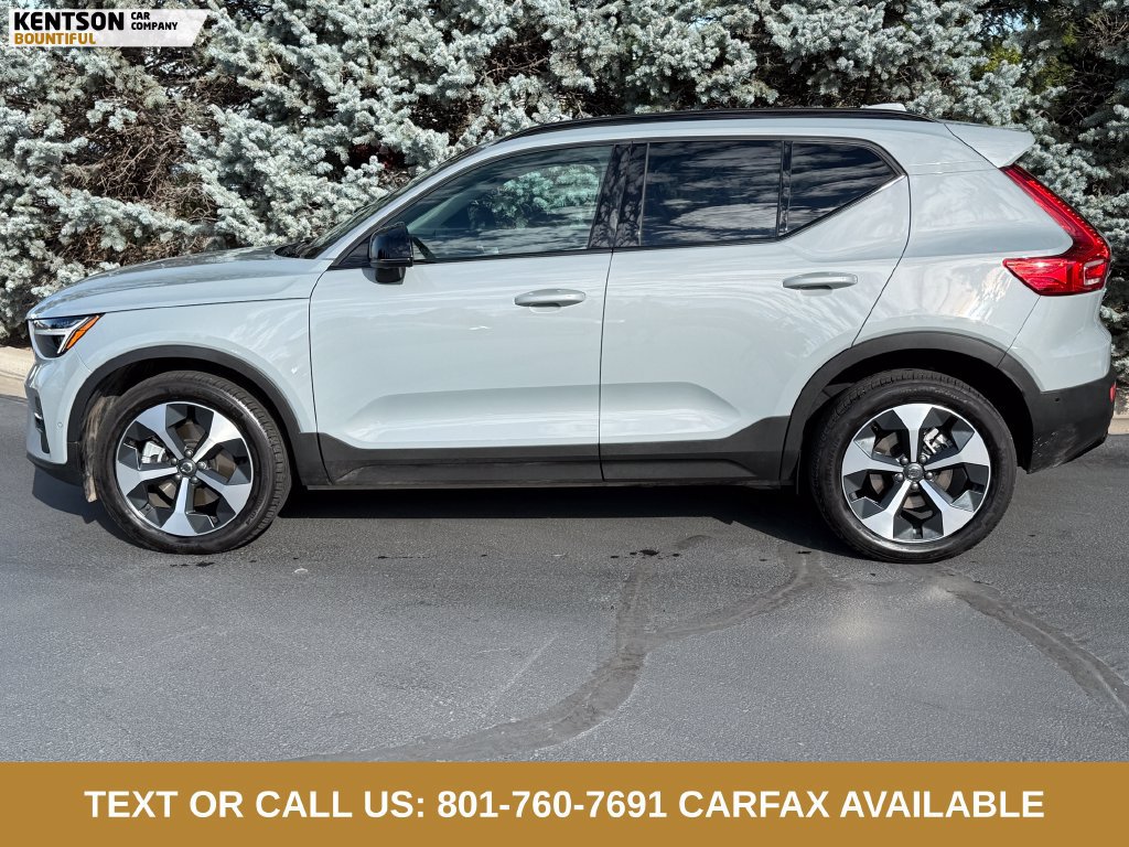 Used 2026 Volvo XC40 B5 Plus AWD/4WD image 4
