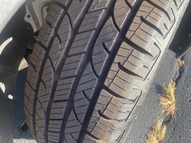 Used 2023 Chevrolet Traverse LT image 3