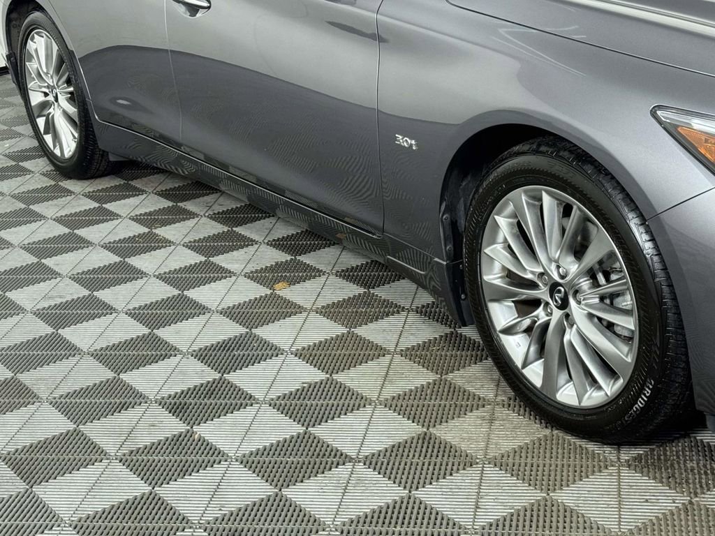 Used 2020 INFINITI Q50 Luxe w/ Essential Package (3.0T Luxe) AWD/4WD image 12