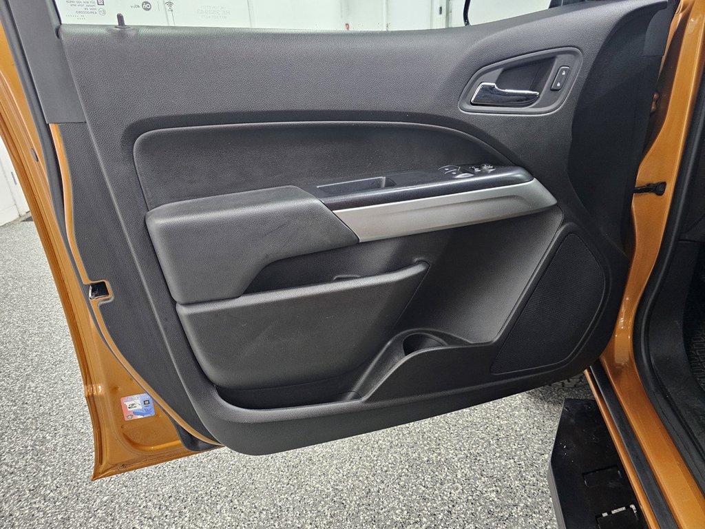 Used 2017 Chevrolet Colorado LT w/ LT Convenience Package AWD/4WD image 14
