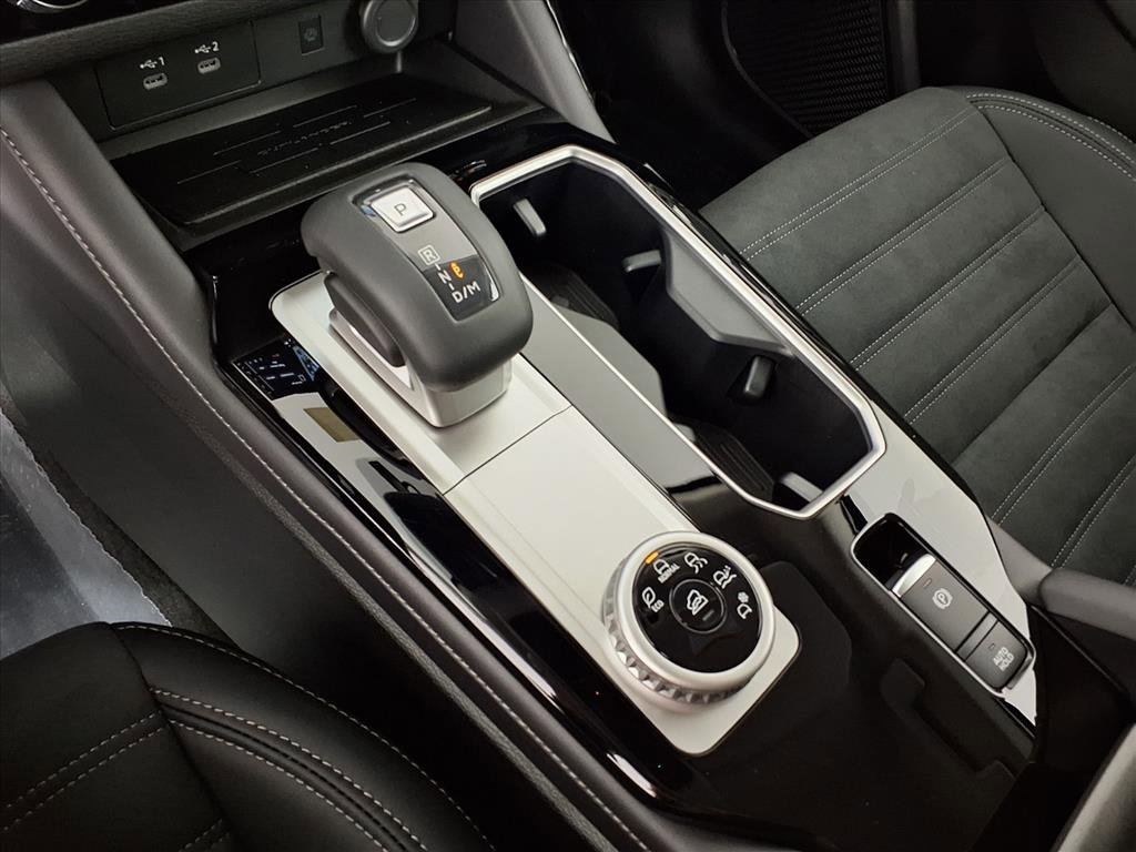 New 2025 Mitsubishi Outlander SE image 18