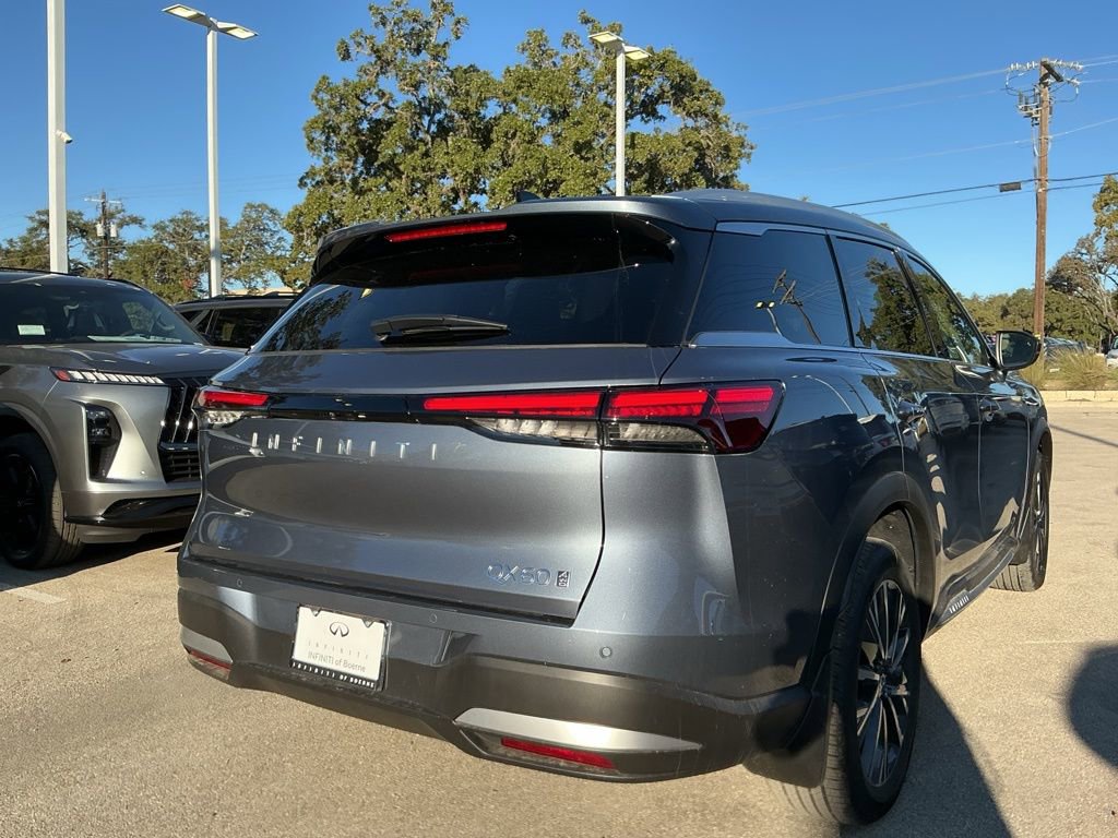 Certified 2026 INFINITI QX60 Luxe w/ Family Package image 3