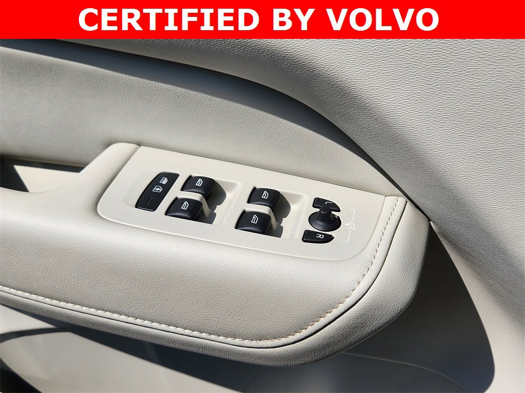 Used 2023 Volvo XC60 T8 Plus w/ Protection Package Premier image 11
