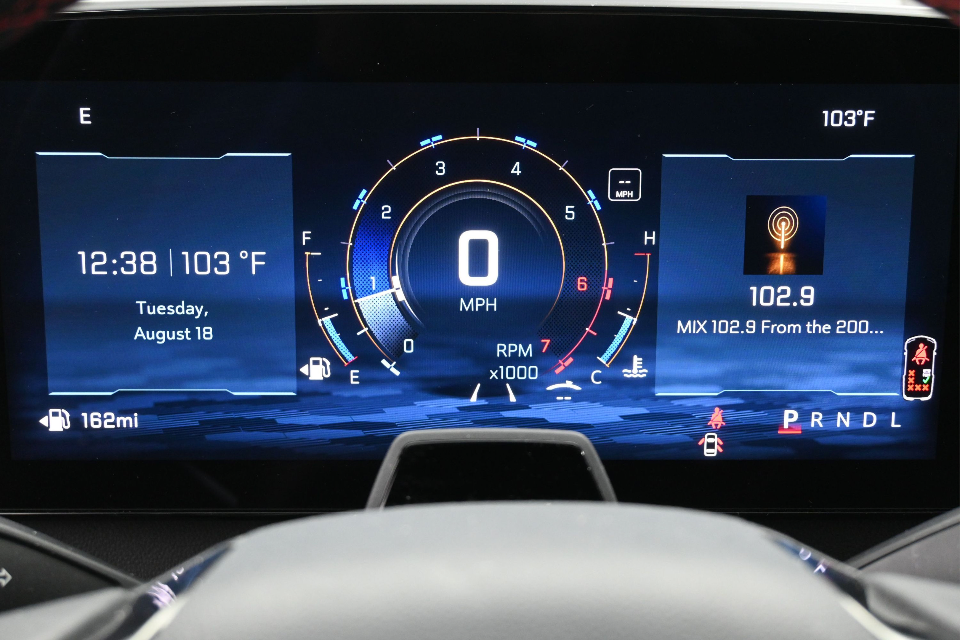 Used 2024 Chevrolet Traverse RS FWD image 16