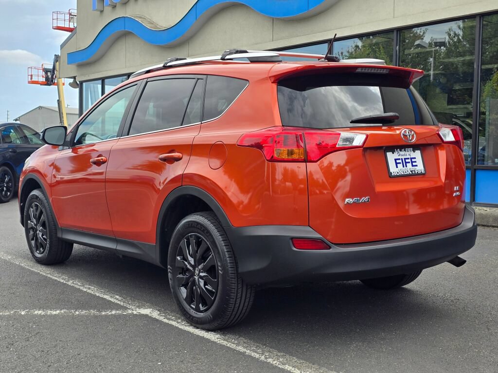 Used 2015 Toyota RAV4 LE AWD/4WD image 3