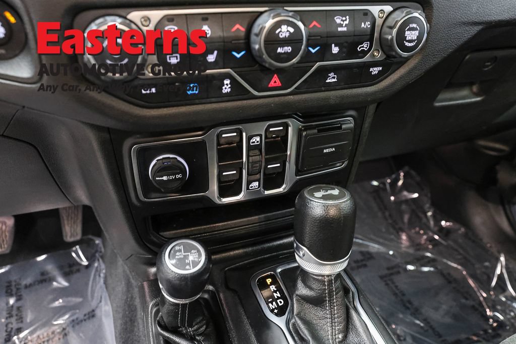 Used 2024 Jeep Wrangler Unlimited w/ Convenience Group AWD/4WD image 21