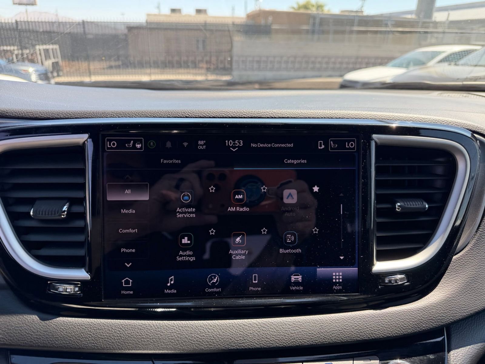 Used 2025 Chrysler Pacifica Select image 20