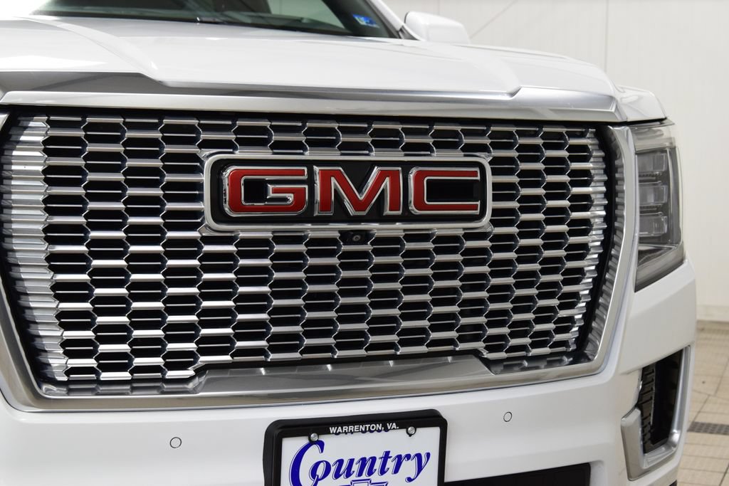 Used 2024 GMC Yukon XL Denali AWD/4WD image 11