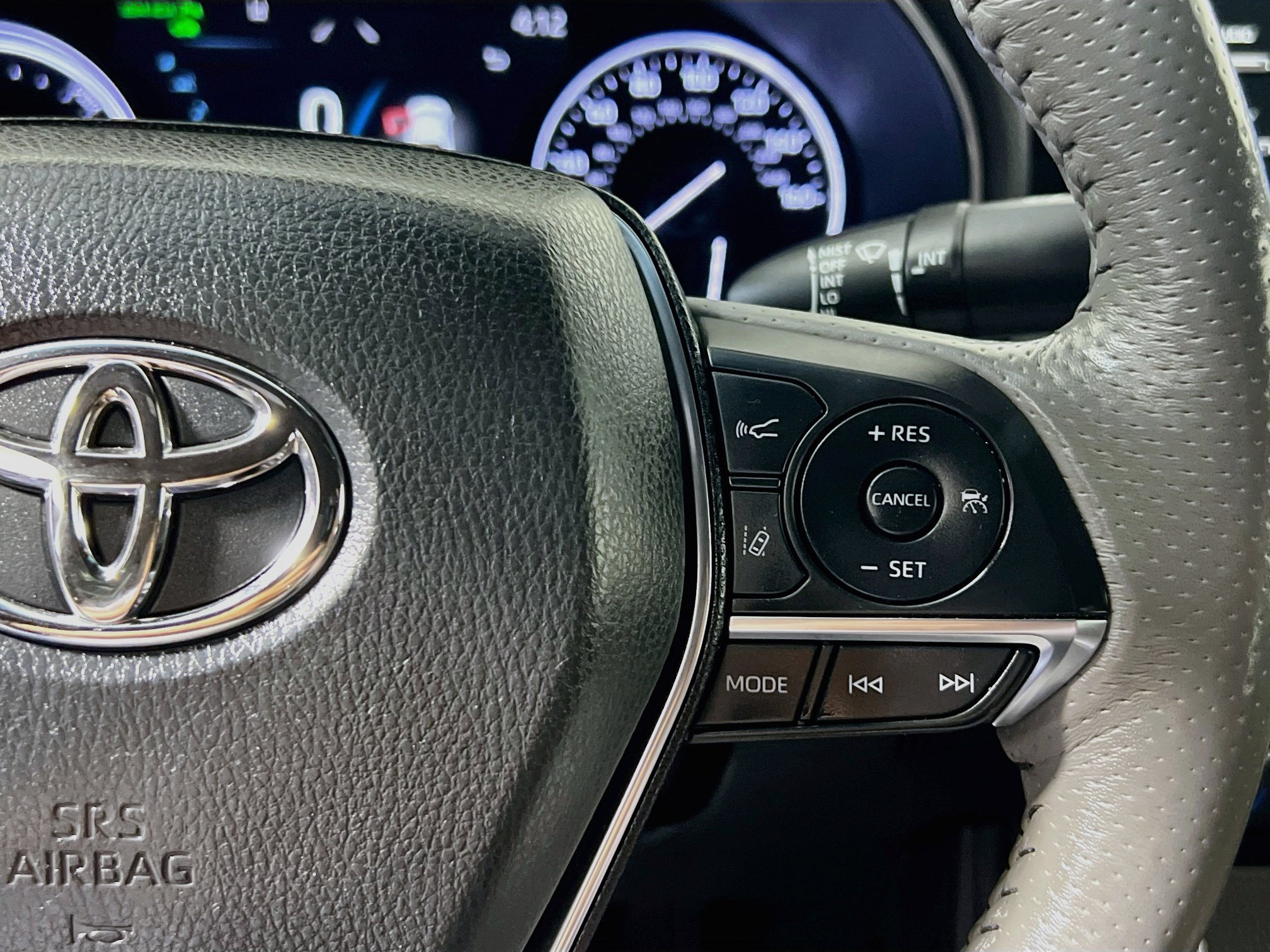 Used 2022 Toyota Avalon Limited w/ Advanced Safety Package FWD image 19