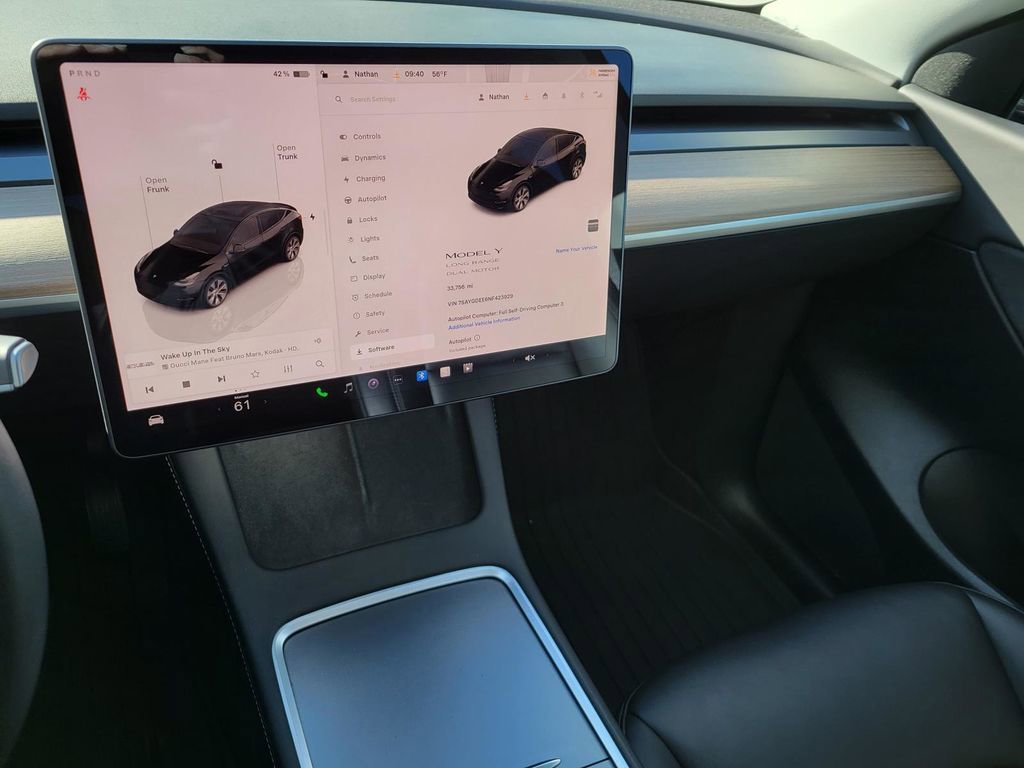 Used 2022 Tesla Model Y Long Range image 22