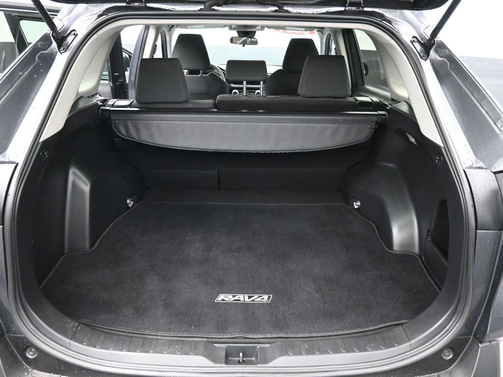 Used 2021 Toyota RAV4 LE w/ Carpet Mat Package (TMS) image 23