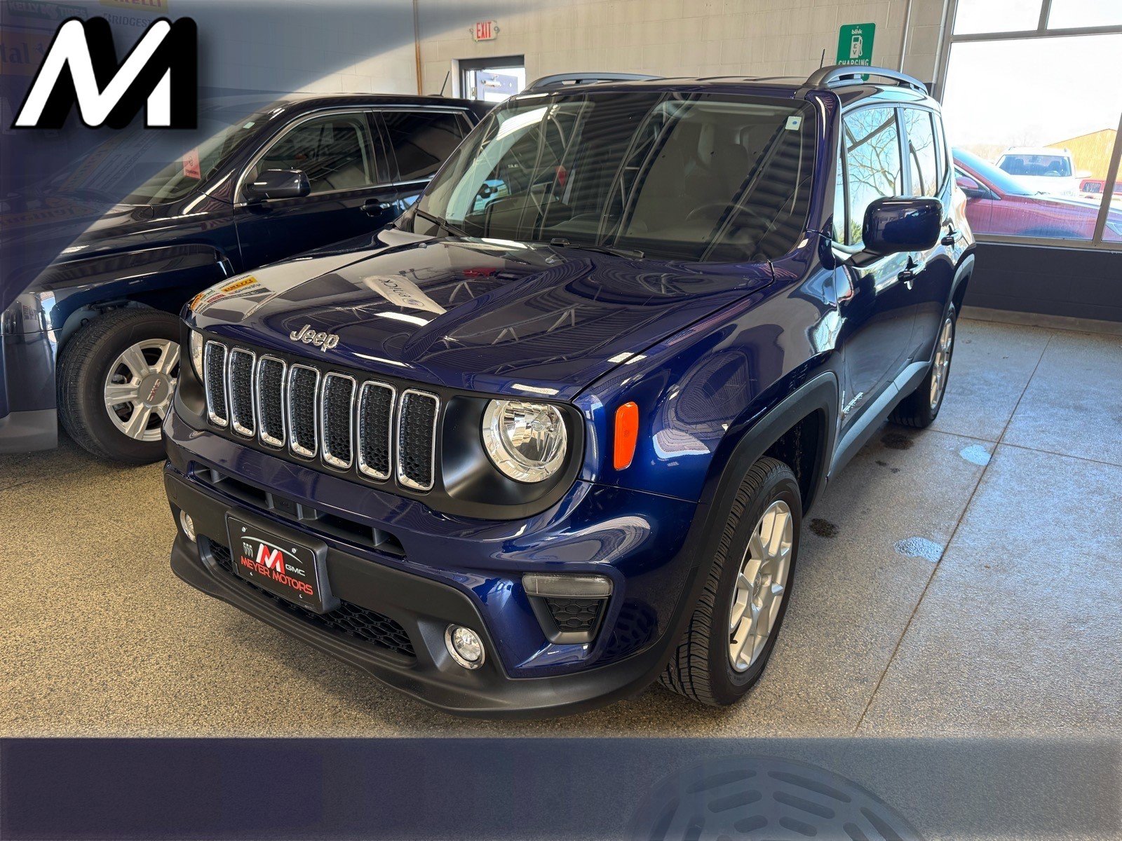 Used 2019 Jeep Renegade Latitude w/ Cold Weather Group AWD/4WD image 1