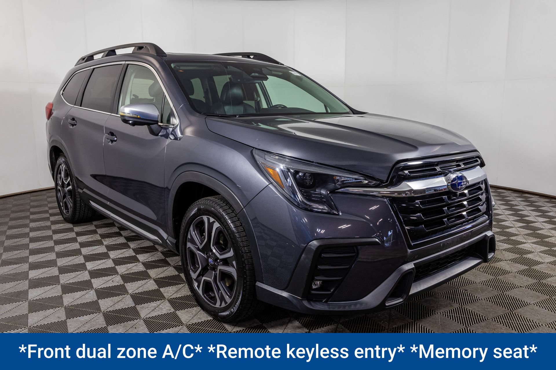 Used 2023 Subaru Ascent Limited w/ Technology Package AWD/4WD image 17