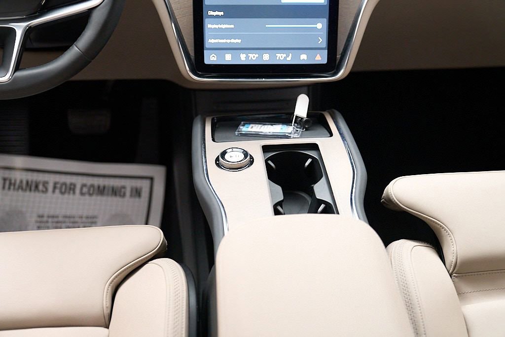 Certified 2025 Volvo EX90 Ultra AWD/4WD image 31