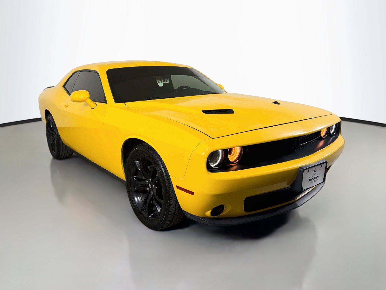Used 2018 Dodge Challenger SXT w/ Blacktop Package RWD image 3