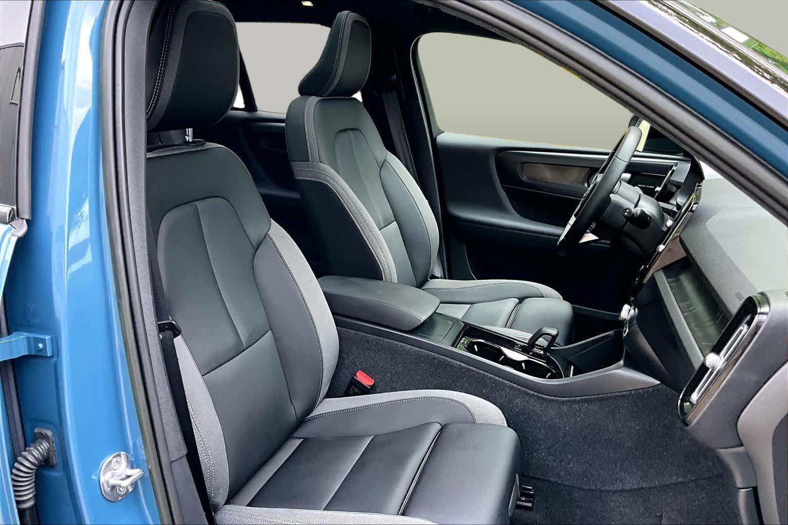 Certified 2023 Volvo XC40 Recharge Ultimate w/ Protection Package Premier AWD/4WD image 7