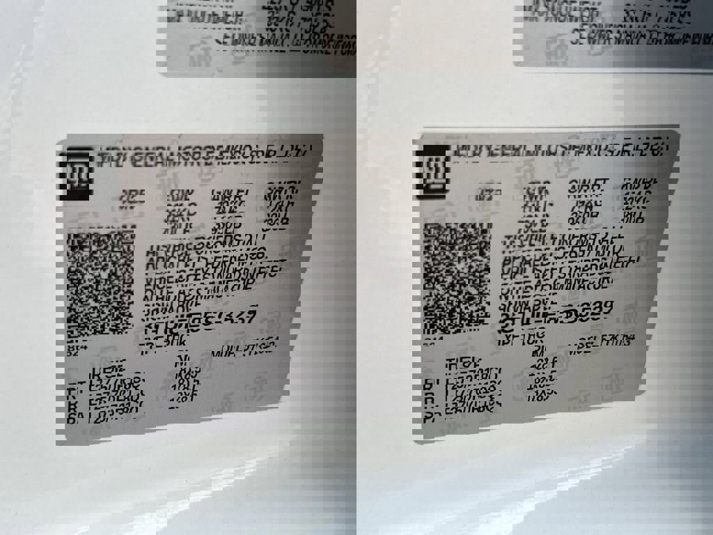 Used 2025 GMC Sierra 1500 AT4X image 35