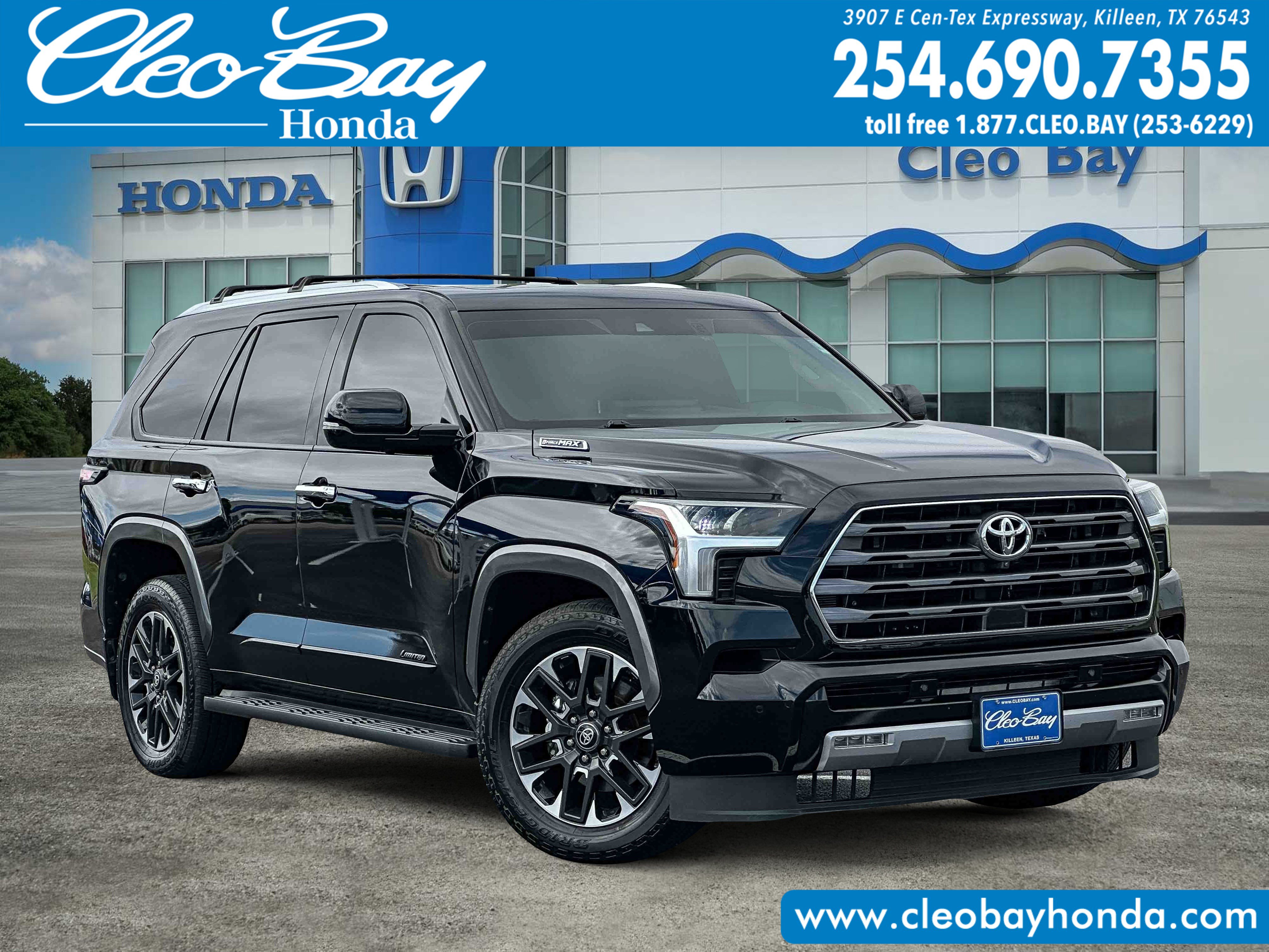 Used 2025 Toyota Sequoia Limited w/ Tow Technology Package AWD/4WD image 1