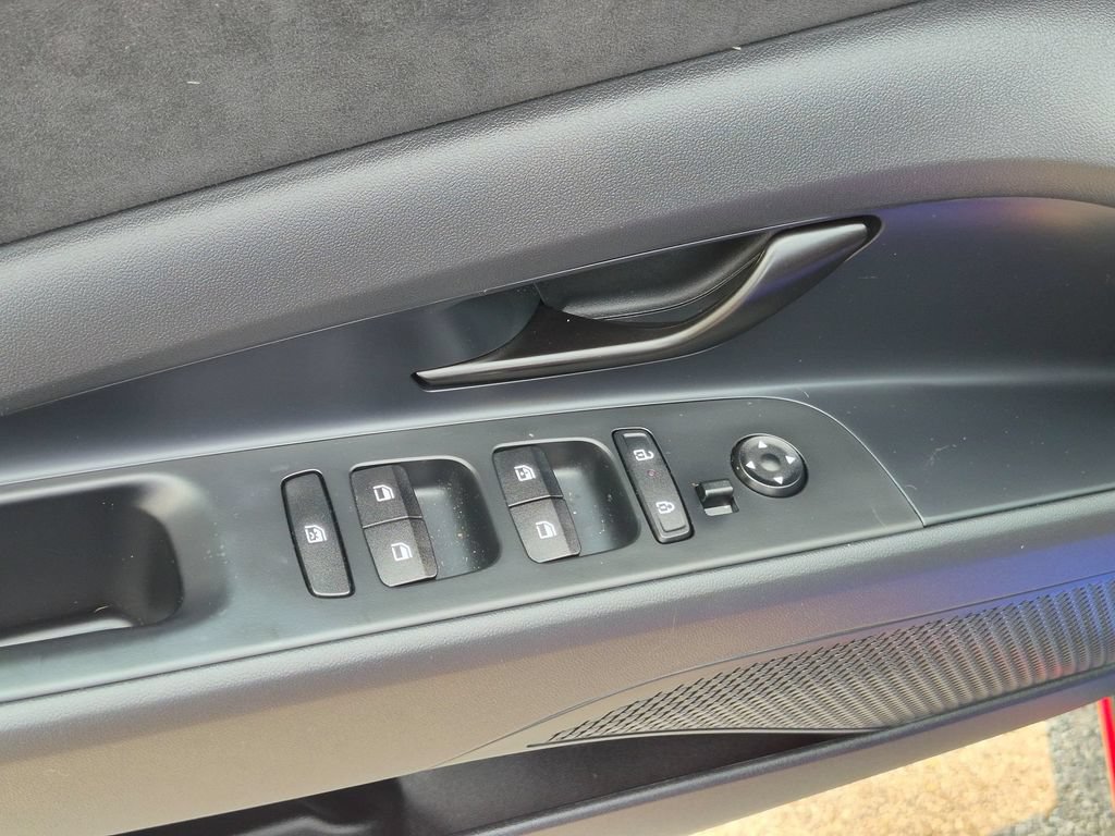 Used 2024 Hyundai Elantra N FWD image 11