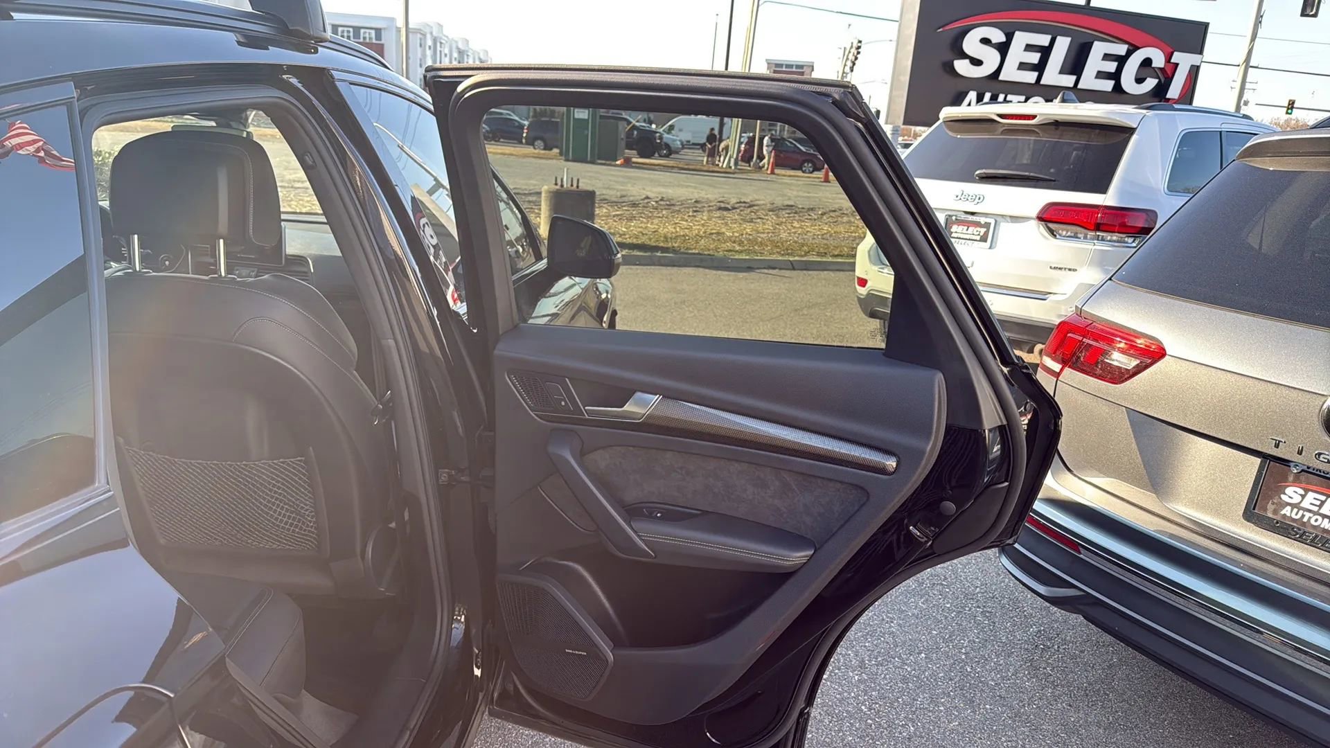 Used 2020 Audi SQ5 Premium Plus w/ Premium Plus Package image 17