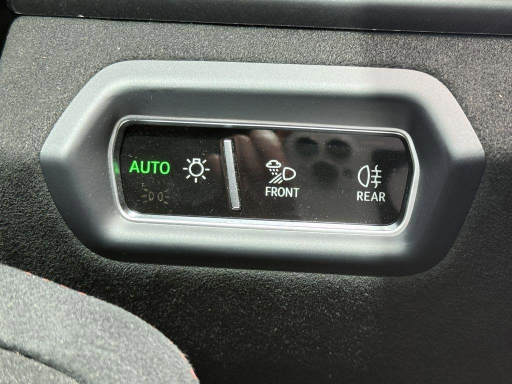 Used 2024 Lamborghini Urus Performante AWD/4WD image 38