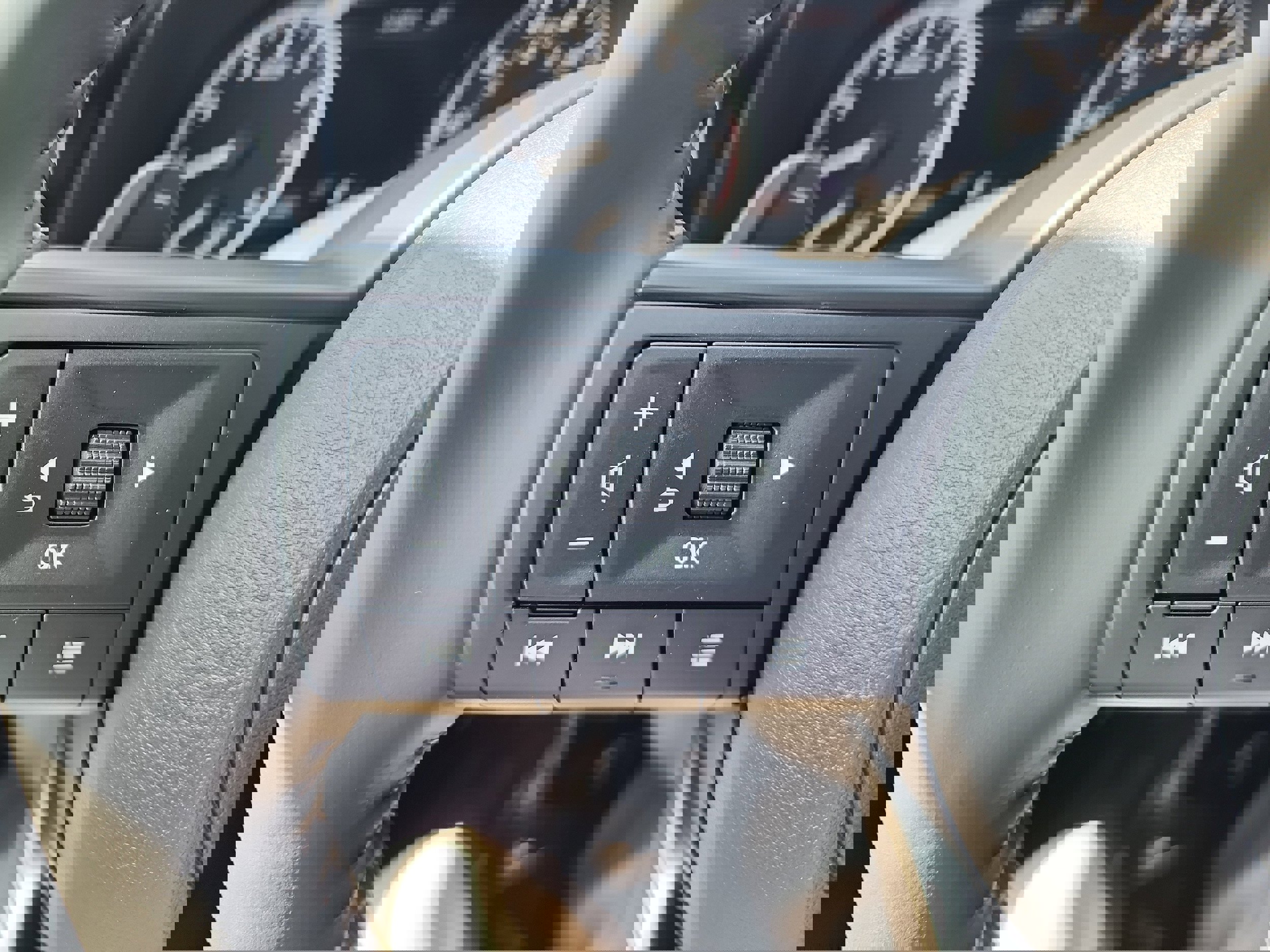 New 2025 Nissan Pathfinder SV w/ Black Appearance Package image 19